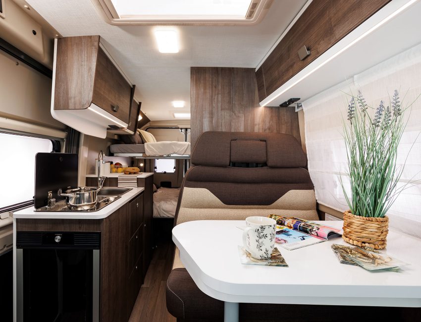 alquiler-camper-salon-vivecaravan.jpg